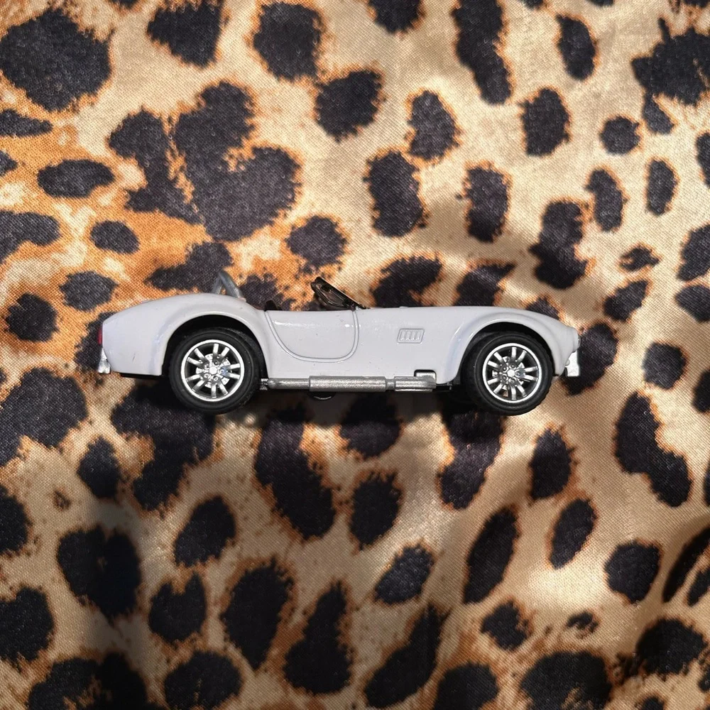 1965 Shelby Cobra S/C 1:32 Scale Diecast Car Model